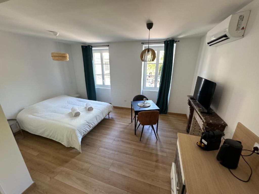 Comme A La Maison Крест Екстериор снимка